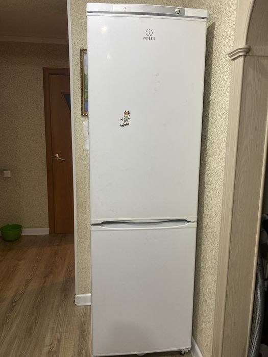 Продам холодильник