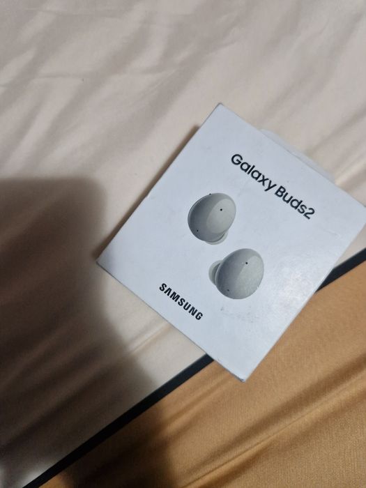 Vând căști Galaxy buds2