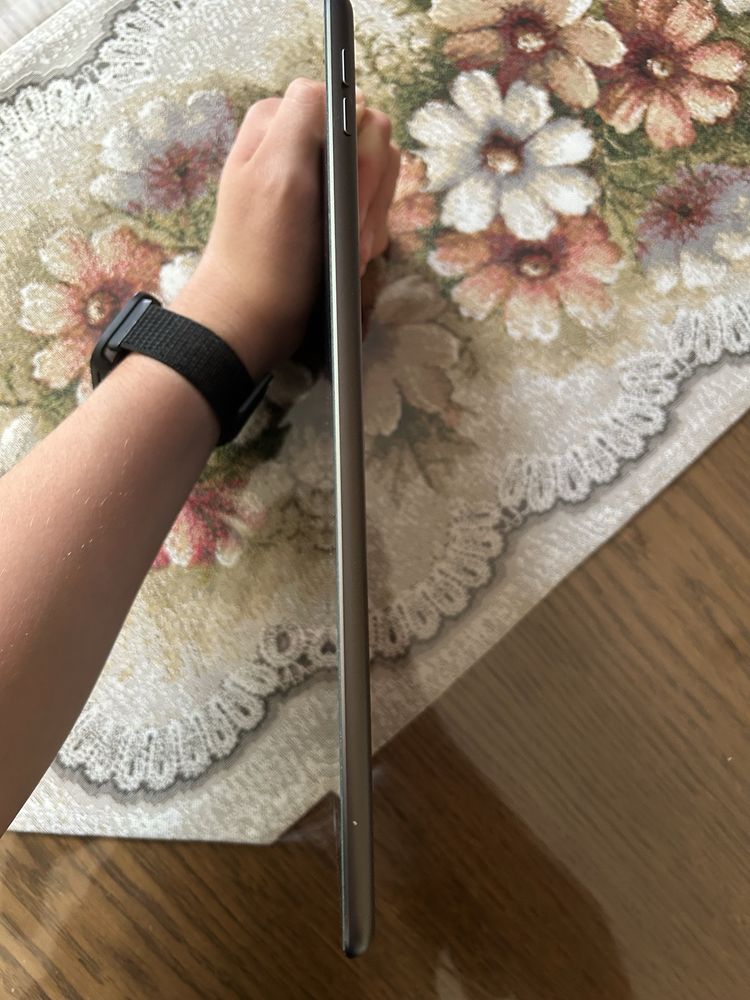 Ipad 9 64GB + smart keyboard + smart pencile