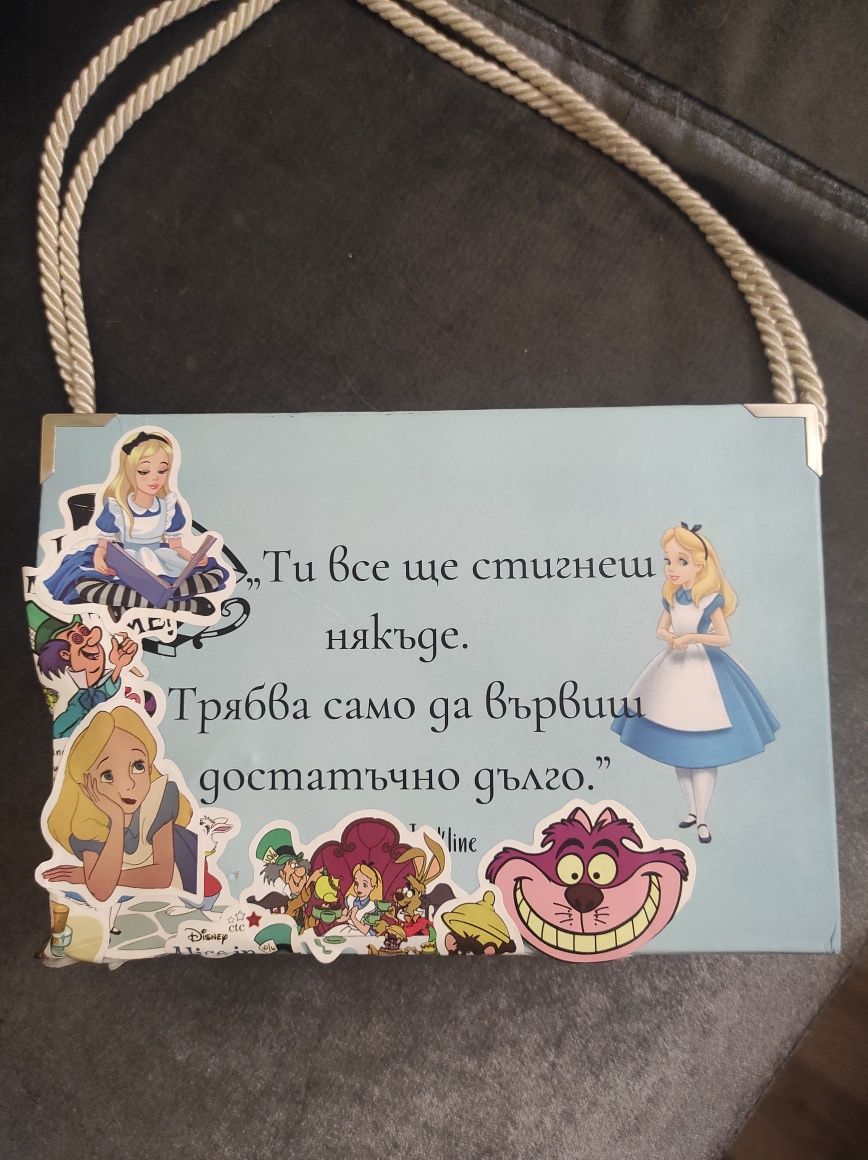 Книго Чанта Алиса в страната на чудесата