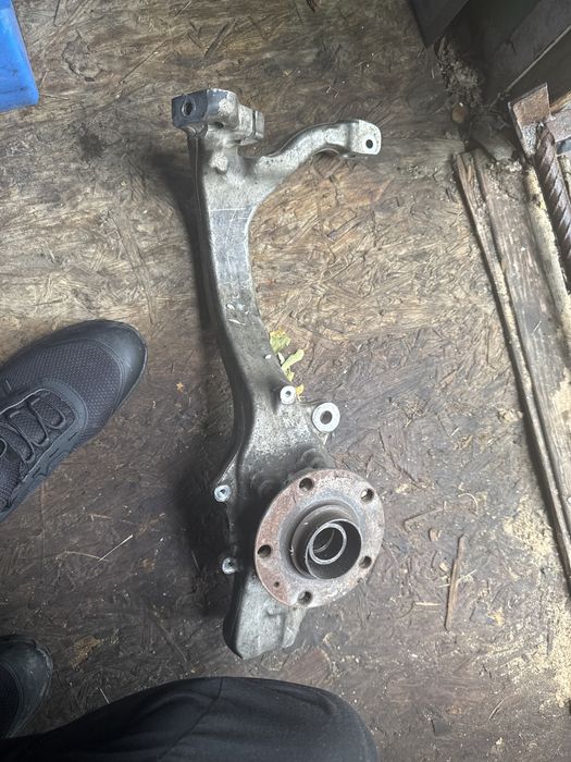 Шенкел предел ляв за Audi A6 4F