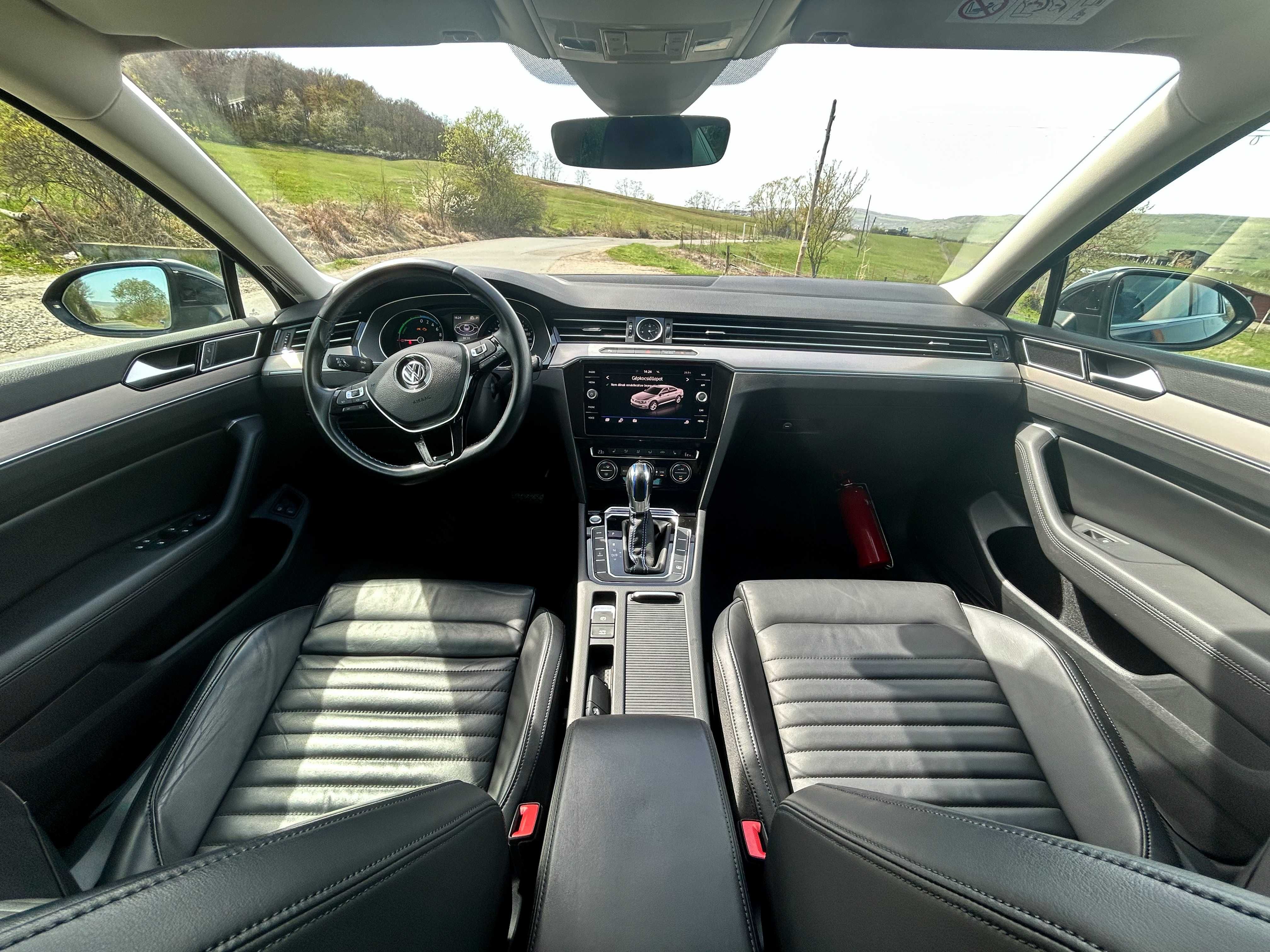 VW Passat 1.4 GTE Plug-In Hybrid / Navi / Camera / Tva deductibil