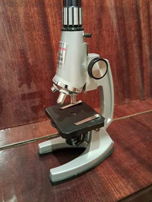 Микроскоп фирма Tasco zoom x1200