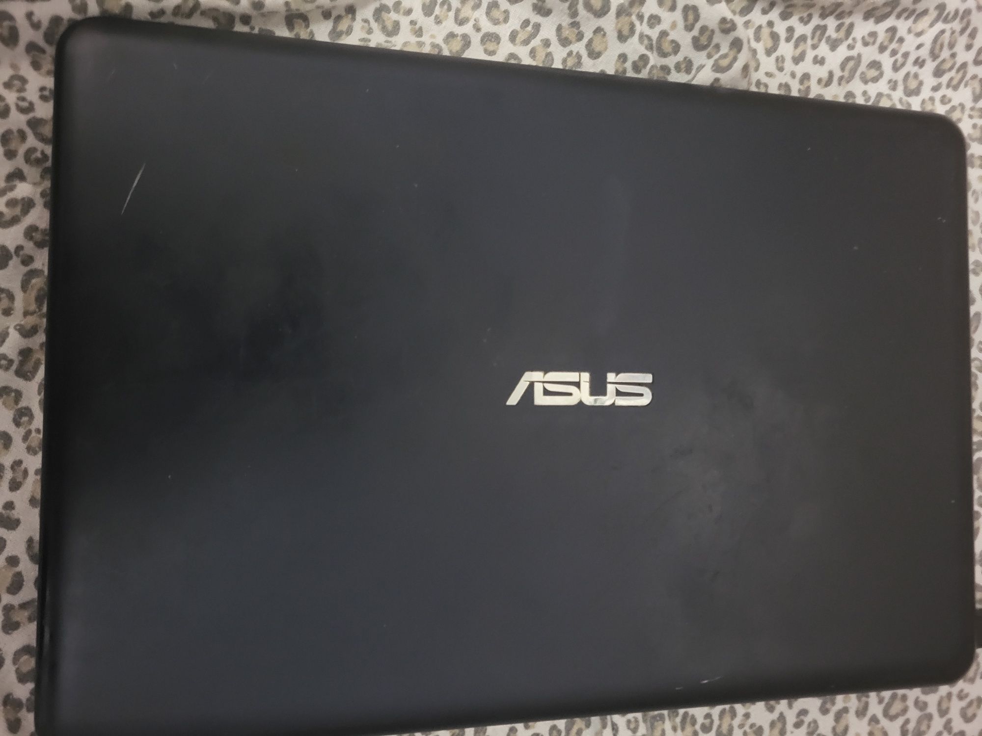 Vând Laptop Asus