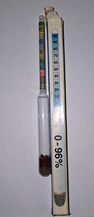 Aparat pentru măsurarea tăriei băuturilor alcoolice