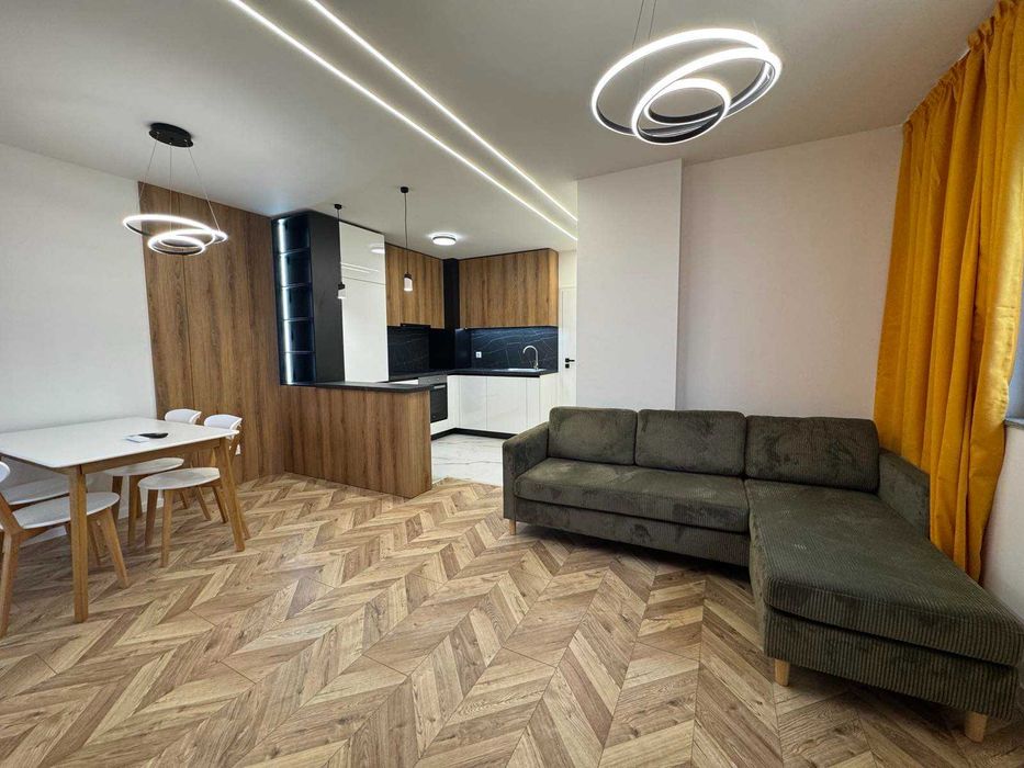 Дава се под наем Тристаен апартамент в Пловдив, Христо Смирненски - 106 кв.м за 930 € - Снимка #3