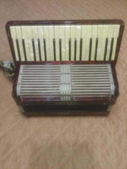 Acordeon Hohner Verdi l 880 bandon
