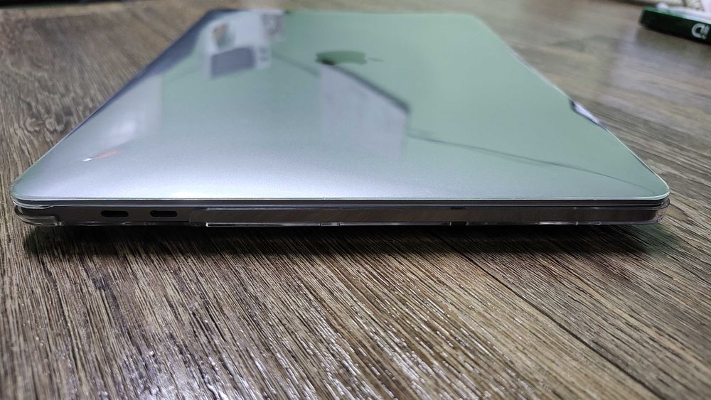 Лаптоп Mac Book Pro A2251, i5,16 RAM, 1Tb