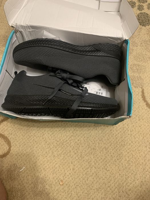 Кроссовки новые летние