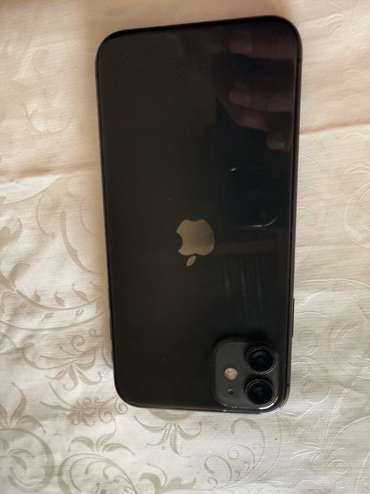 Продам iPhone 11