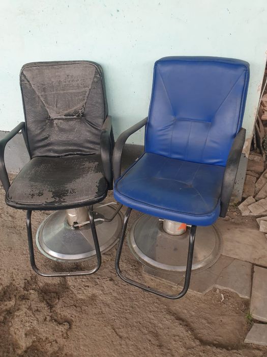 Продам кресло для парикмахерской