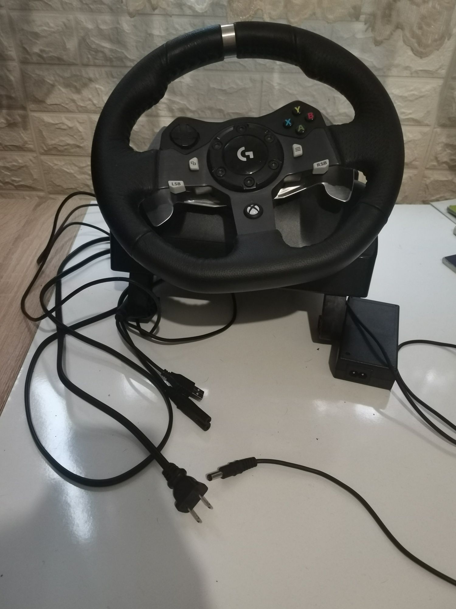 G920 със шифтър ( волан за игри)