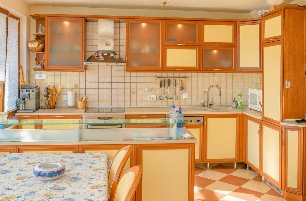 Дава се под наем Четиристаен апартамент в Варна, Чаталджа - 111 кв.м за 720 € - Снимка #2