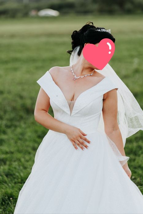 Vand rochie de mireasa