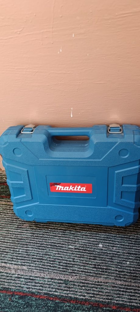 Продаю шуруповёрт Makita 36v 5.0mAh