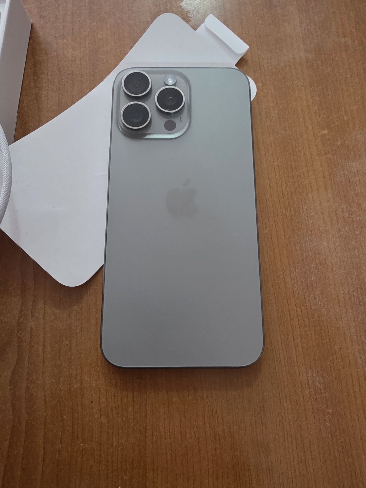 Apple iphone 15 pro max 256gb перфектен с подаръци