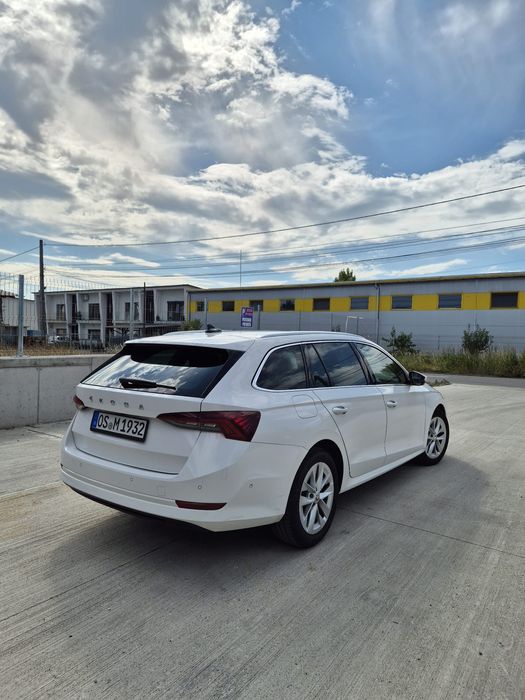 Skoda Octavia Faruri Matrix, 2.0 diesel-2021-150 CP-Bord Virtual