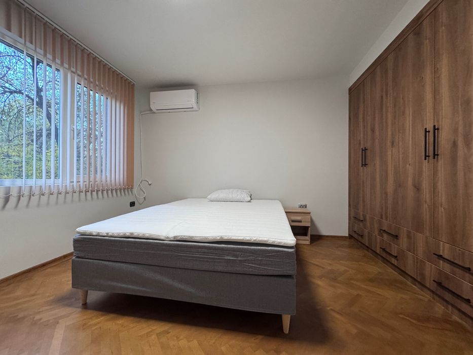 Дава се под наем Тристаен апартамент в Пловдив, Център - 90 кв.м за 680 € - Снимка #4