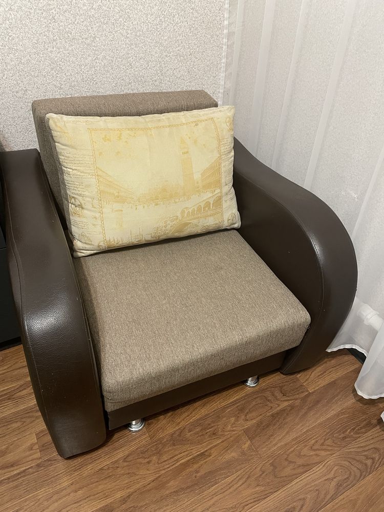 Кресло кровать ХОРОШЕЕ раздвижное ДЕШЕВО без торга 2 метра