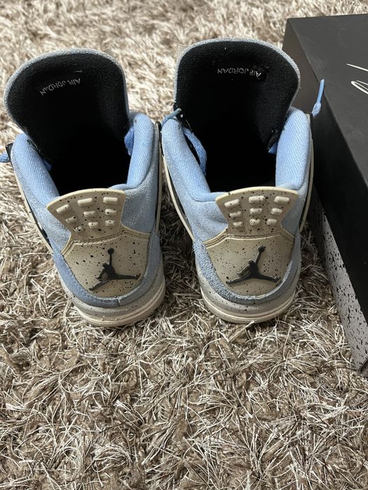 Jordan 4 University Blue