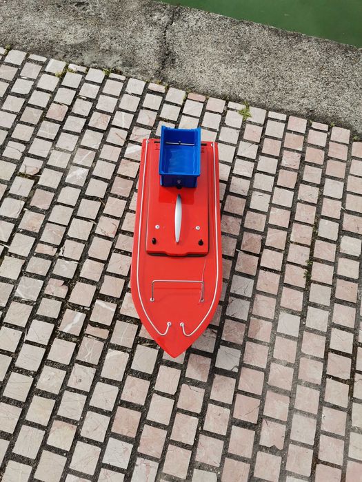 лодка за захранка