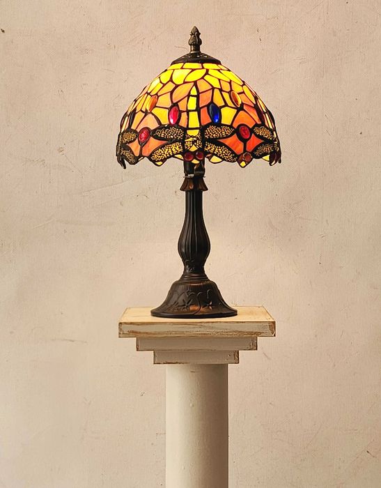 Настолна лампа Tiffany стил с витражен абажур
