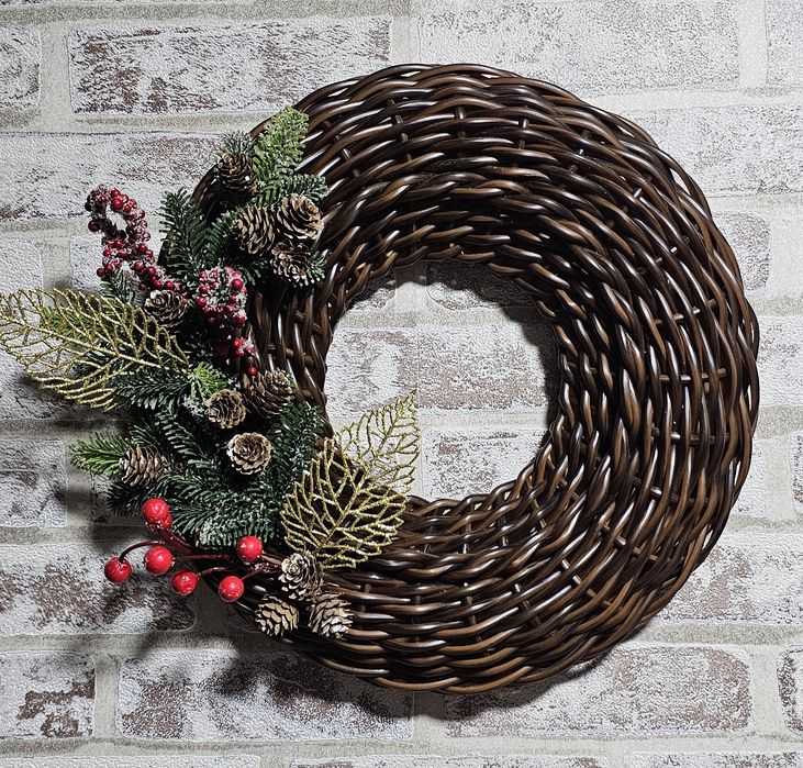 Юбочка для ёлки  из ротанга