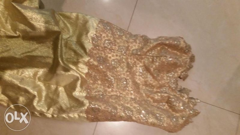 Продавам бална рокля