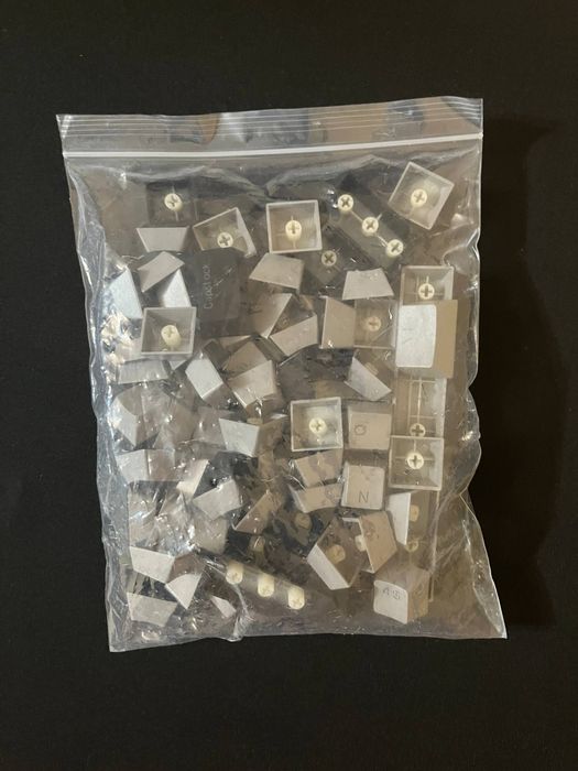 Продаю набор клавиш  от обычной мембранной клавиатуры.
Состоя