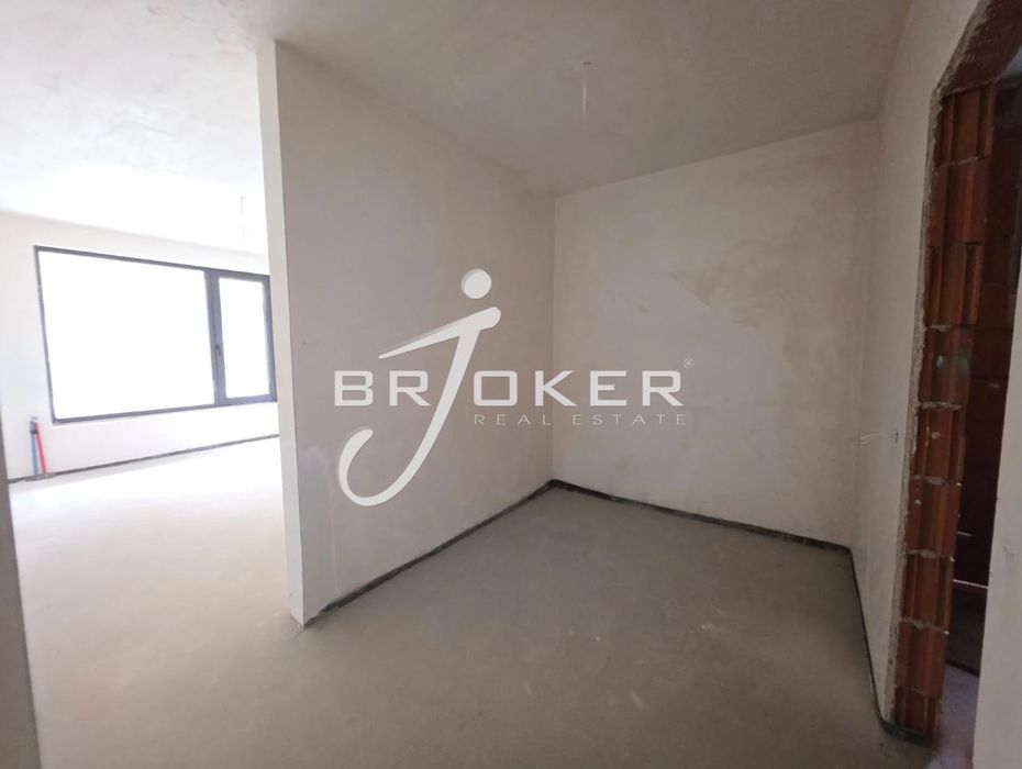 Продава се Тристаен апартамент в София, Горна баня - 177 кв.м за 1780 €/кв.м - Снимка #10