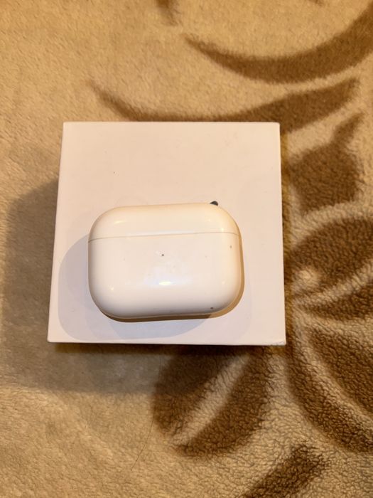 продаю airpods pro срочно