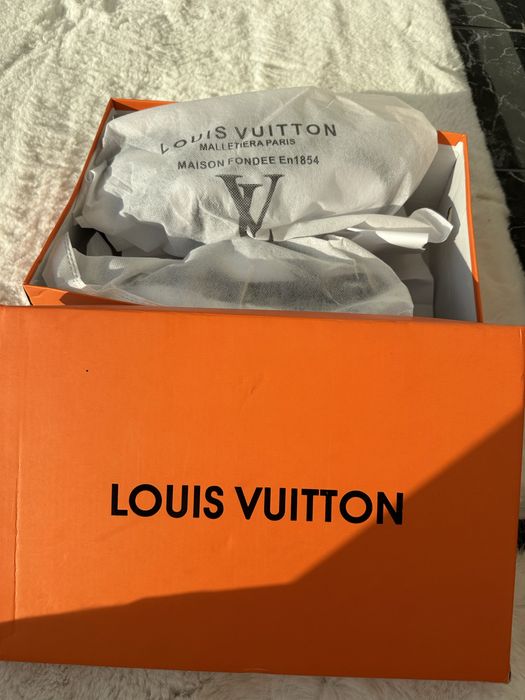 Louis Vuitton trainers cu cutie
