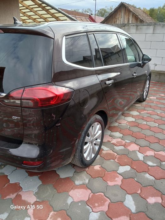 Opel zafira tourer.2.0  7 locuri 265 000 km f bn întreținut.