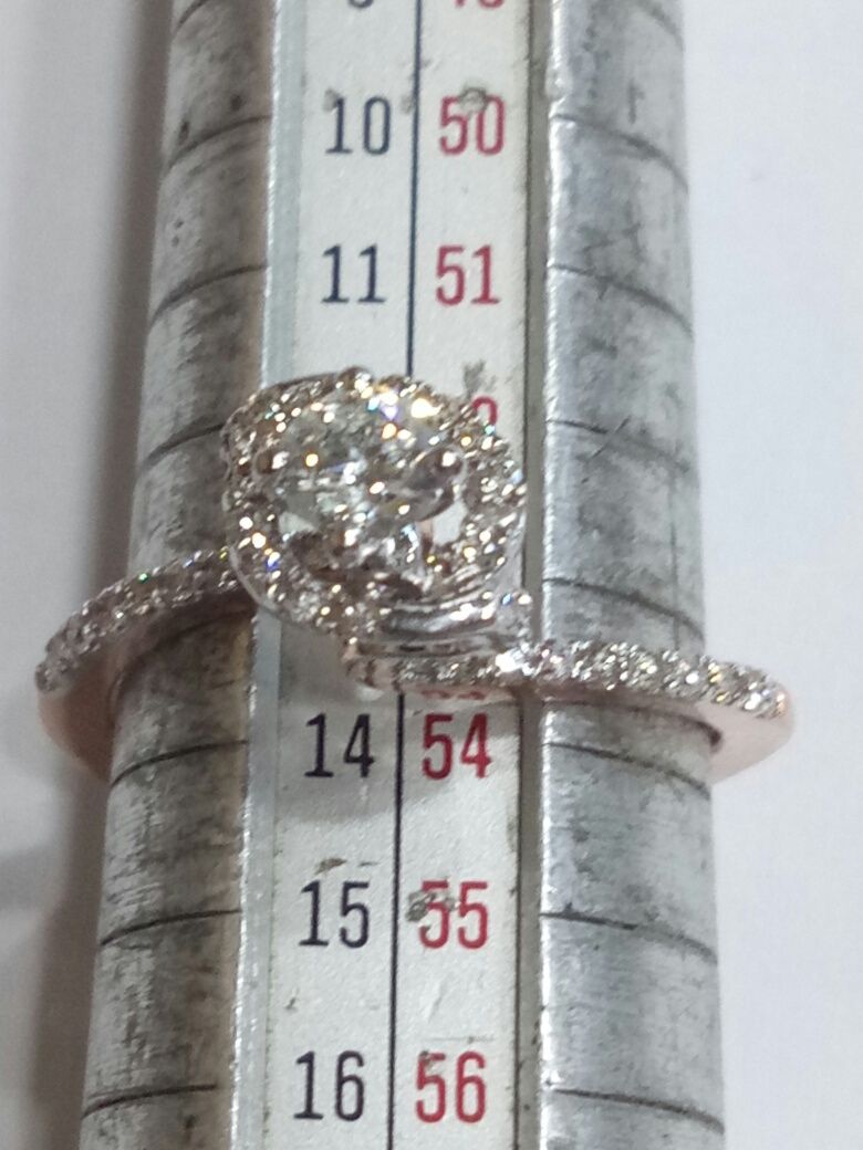 Vind inel design deosebit din aur roze de 14kt cu diamante