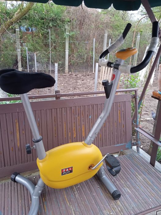 Vând bicicleta fitness magnetica