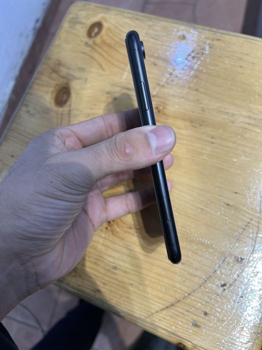 Iphone xr sotiradi 64gb