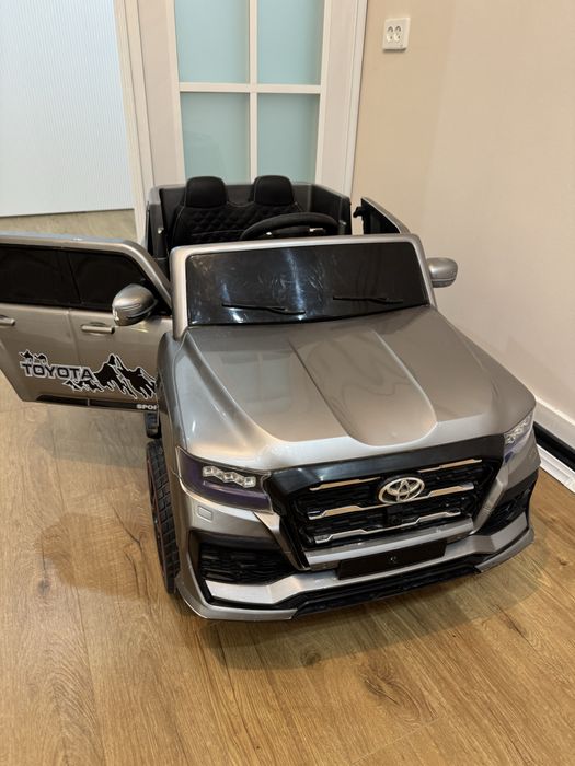 Машина с пультом