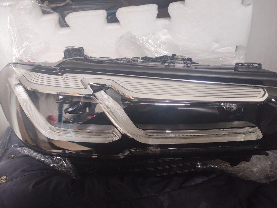 Far  Bmw original
Turbosuflanta - BMW Seria 1 F20 F21, Seria