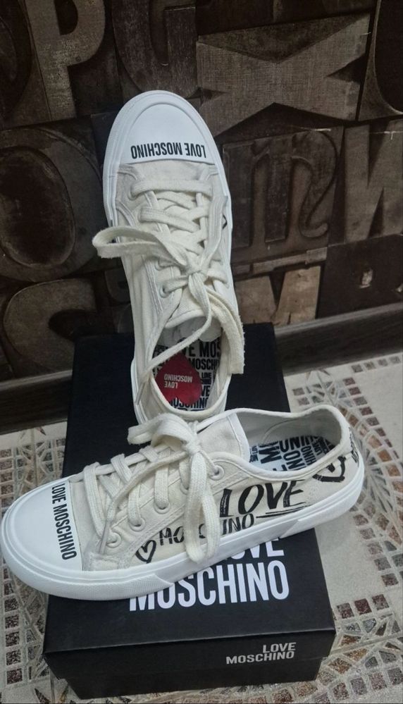 Оригинални кецки Love Moschino