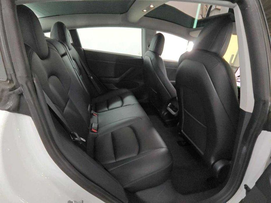 Tesla Model 3,  18.000 Eur + TVA deductibil, garantie 30.09.2028