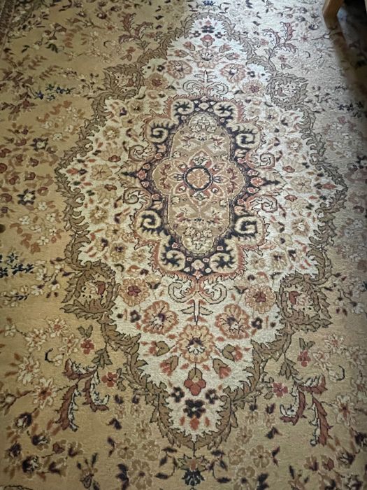 Covor persan bej