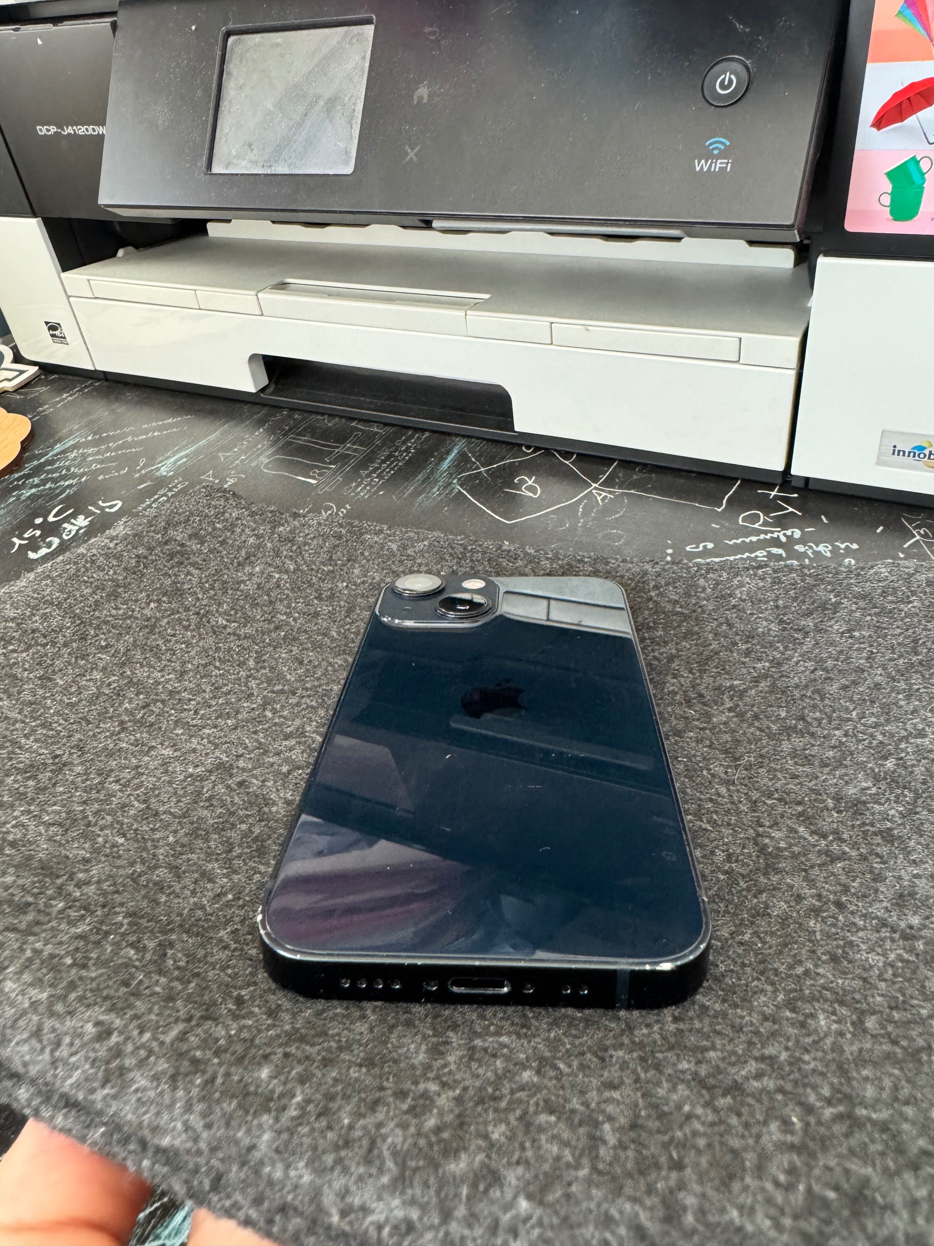 IPhone 13 mini - 88% батерия
