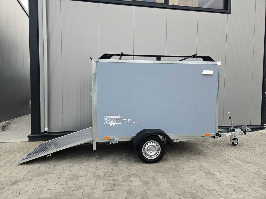 Remorca carosata cu rampa spate TOMPLAN TFD 250.01, 750 kg