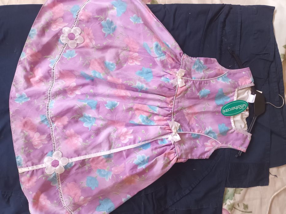 Продам платья на девочек