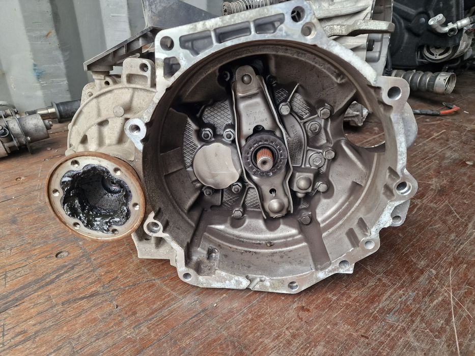 Cutie viteze 1.5 tfsi 6+1  golf 7 passat B8 skoda Octavia T troc