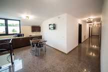 Cazare / Camere de inchiriat / Hotel / Pensiune / Dr House / Braserie