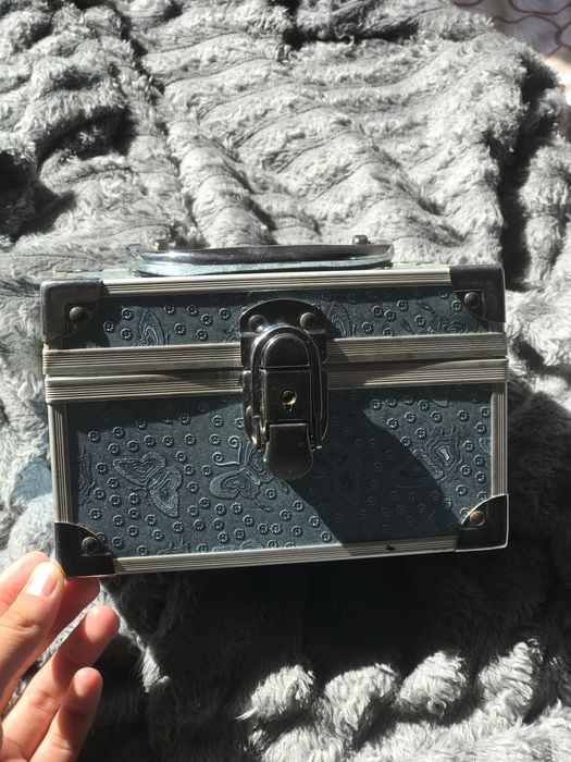 шкатулка для хранение косметики/украшений