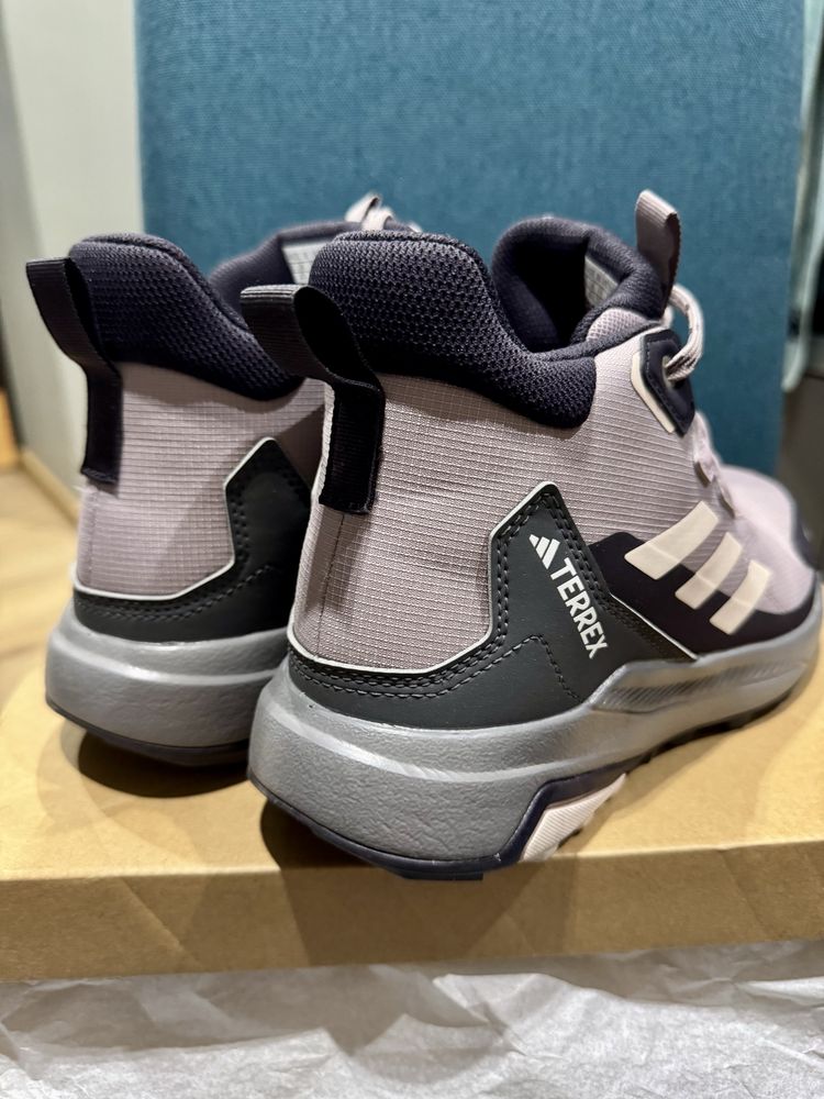 Adidas Terrex дамски боти