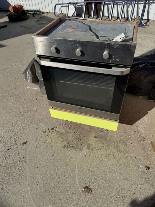 Продаю духовку Beko