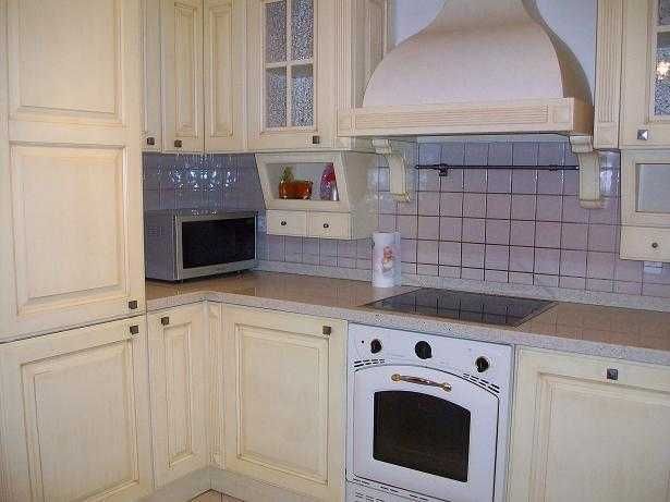 Дава се под наем Тристаен апартамент в Бургас, Възраждане - 90 кв.м за 255 € - Снимка #2